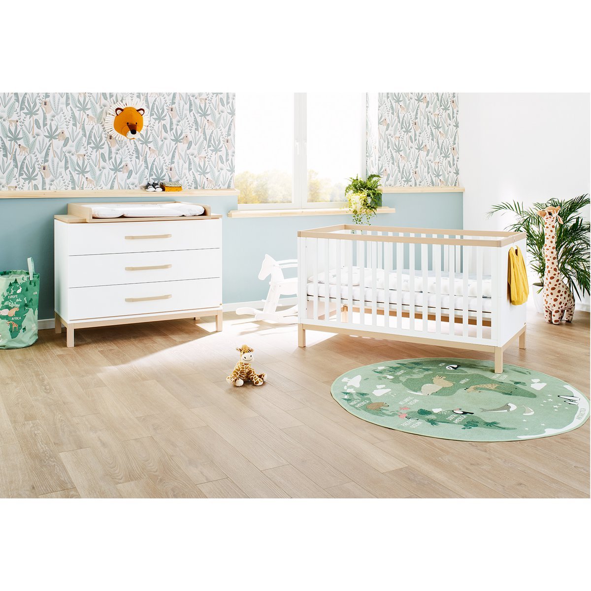 Startset 'Light' breed
2 delen: ledikant, brede commode