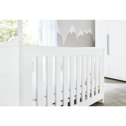 Kinderkamer 'Polar' breed groot3 onderdelen: ledikantbed, breed commode, grote kledingkast