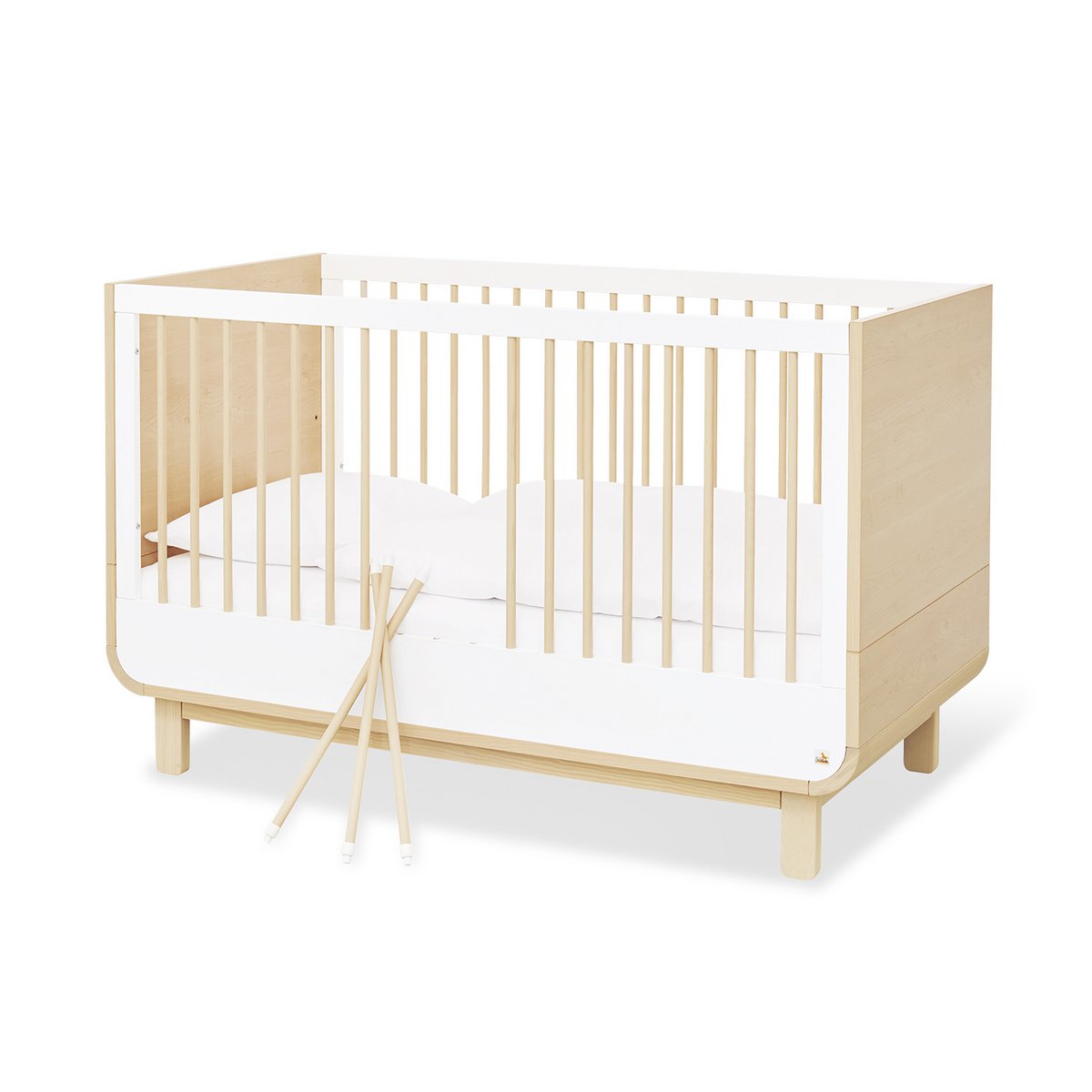 Kinderkamer 'Round' breed groot3 onderdelen: ledikantbed, breed commode, grote kledingkast