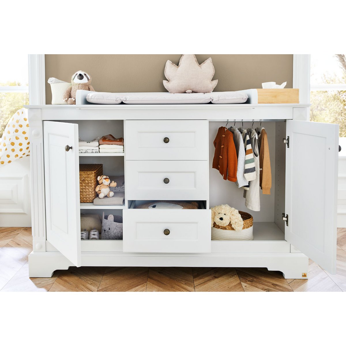 Startset 'Emilia' extra breed
2 delen: ledikant, extra brede commode