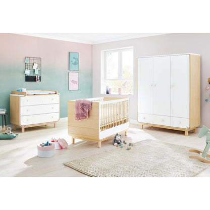 Kinderkamer 'Round' breed groot3 onderdelen: ledikantbed, breed commode, grote kledingkast